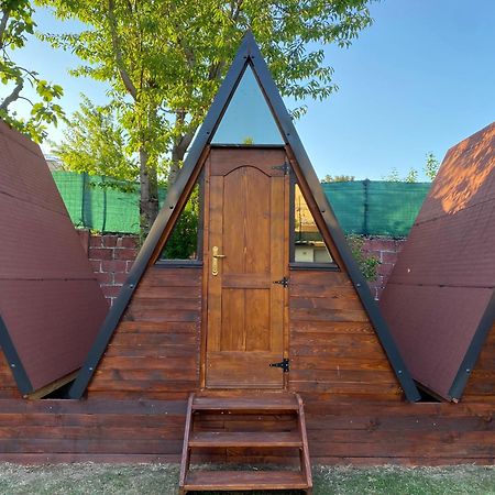 The Hood - Shkodra Backpackers Hostel Экстерьер фото