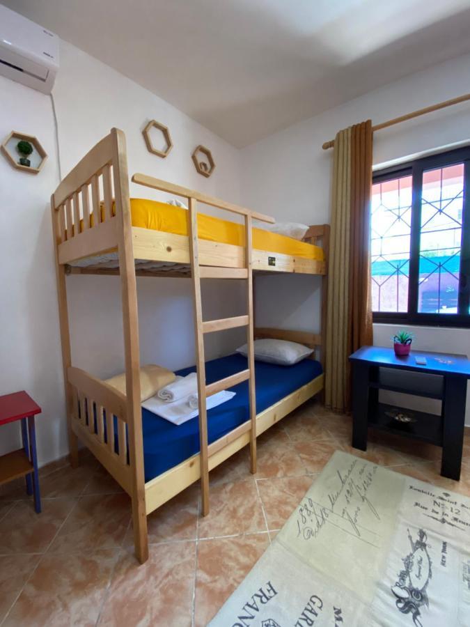 The Hood - Shkodra Backpackers Hostel Экстерьер фото