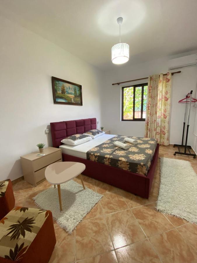 The Hood - Shkodra Backpackers Hostel Экстерьер фото