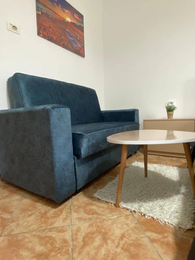 The Hood - Shkodra Backpackers Hostel Экстерьер фото