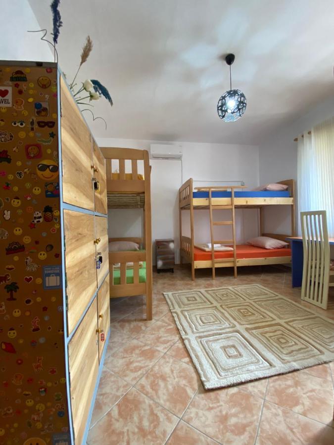 The Hood - Shkodra Backpackers Hostel Экстерьер фото