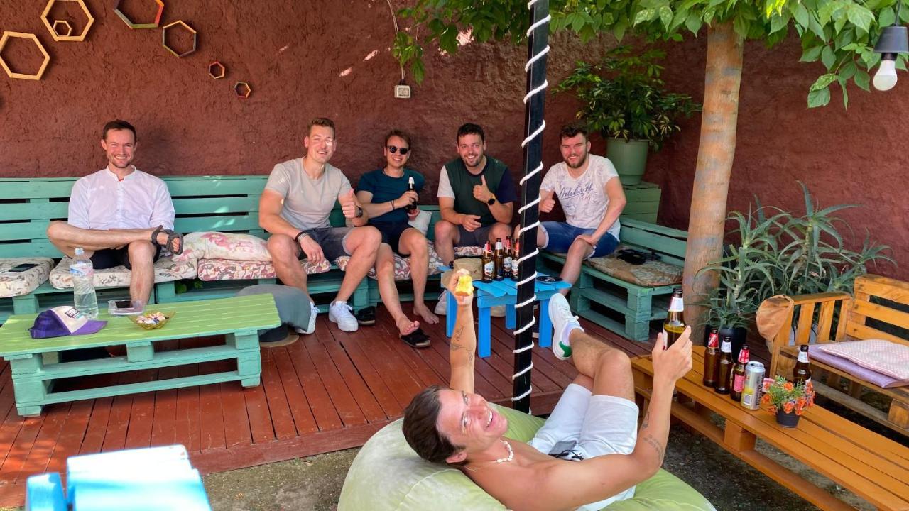 The Hood - Shkodra Backpackers Hostel Экстерьер фото