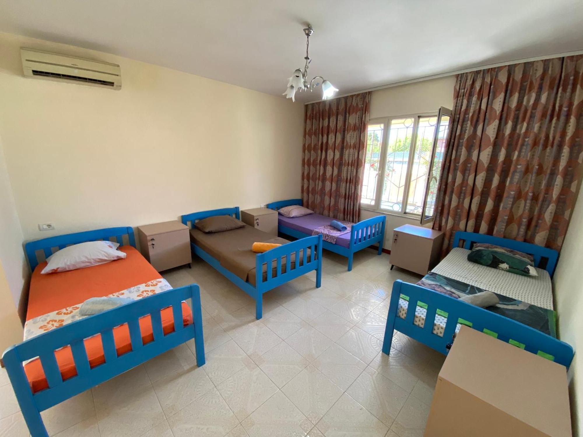 The Hood - Shkodra Backpackers Hostel Экстерьер фото
