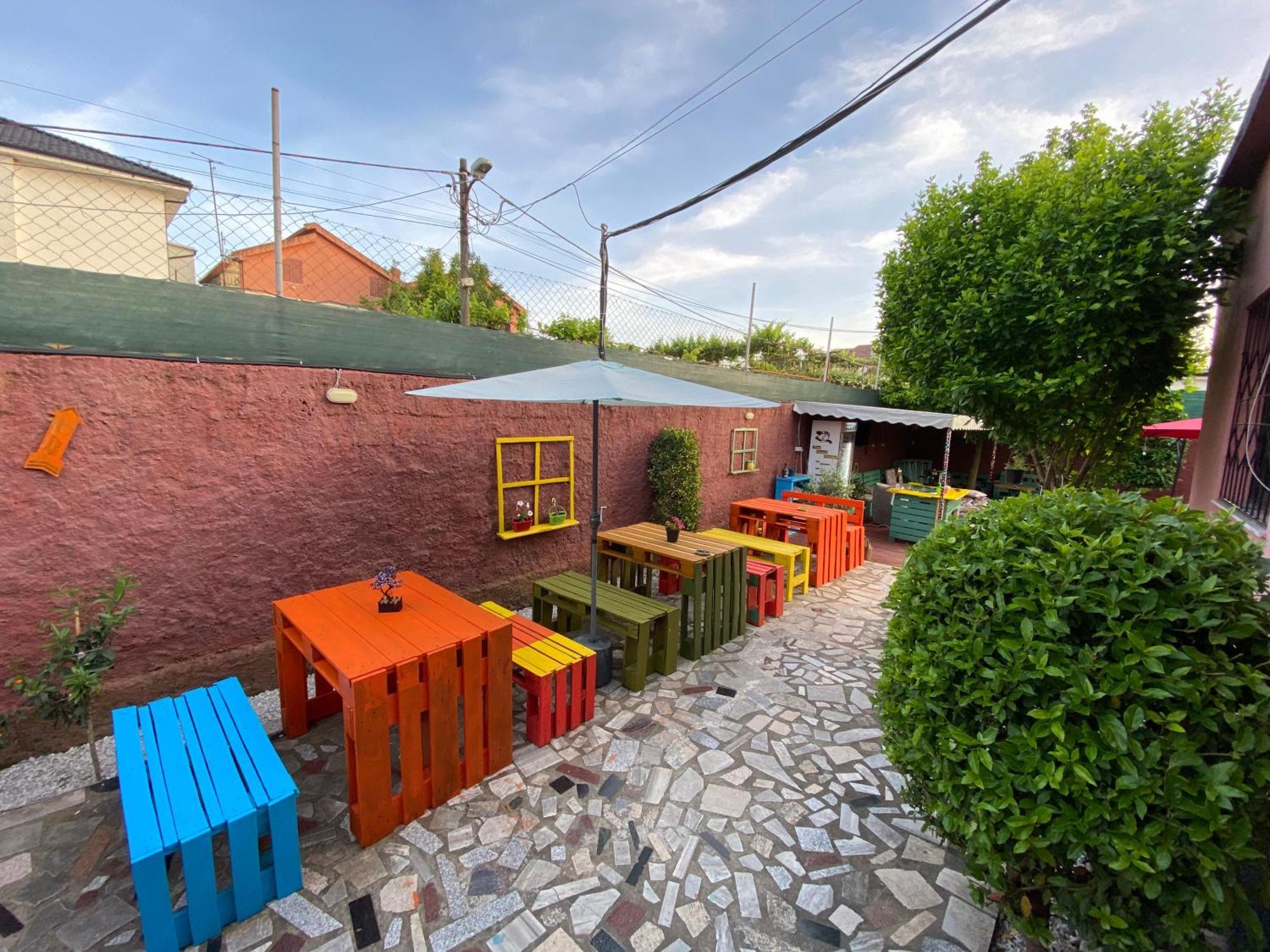 The Hood - Shkodra Backpackers Hostel Экстерьер фото