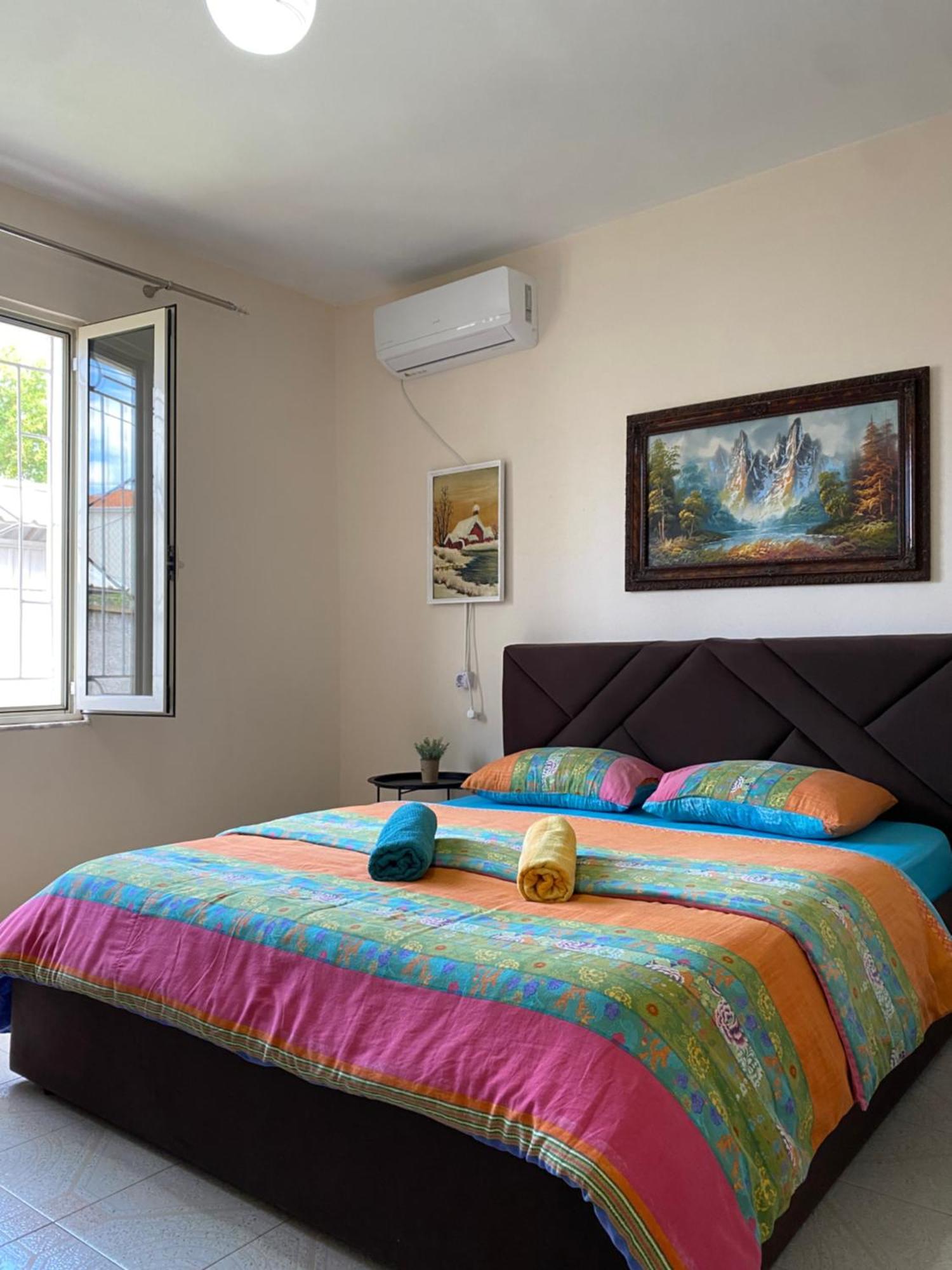 The Hood - Shkodra Backpackers Hostel Экстерьер фото